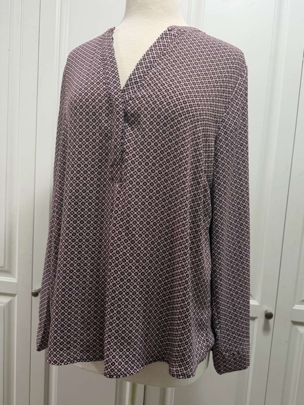 The Limited V-Neck Long Sleeve Blouse - Picture 2 of 4